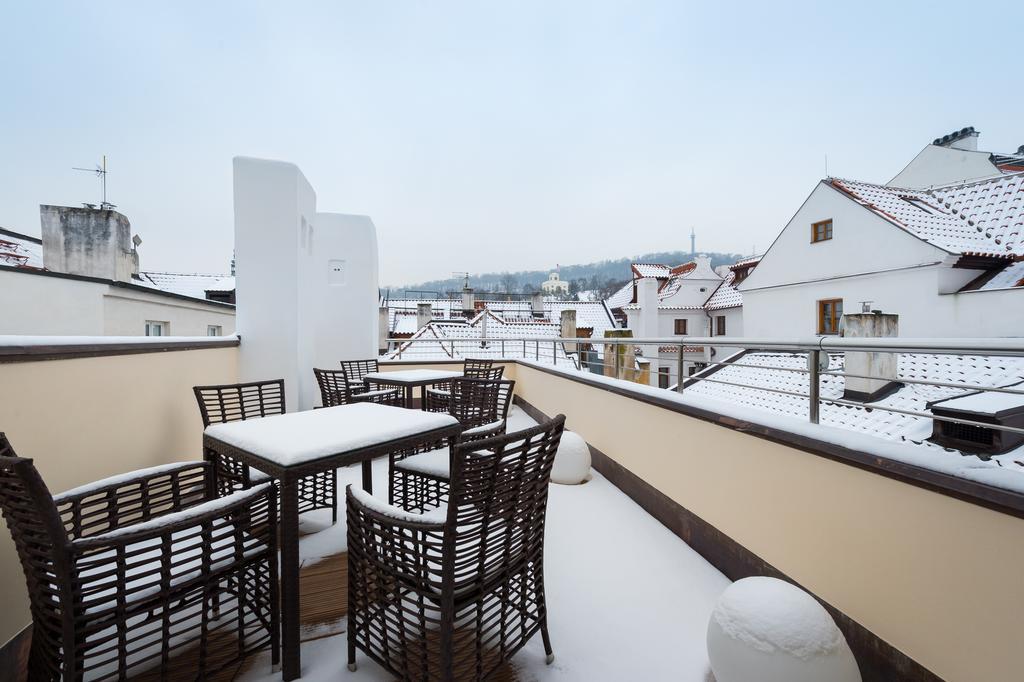 Empirent Prague Castle Apartments ภายนอก รูปภาพ