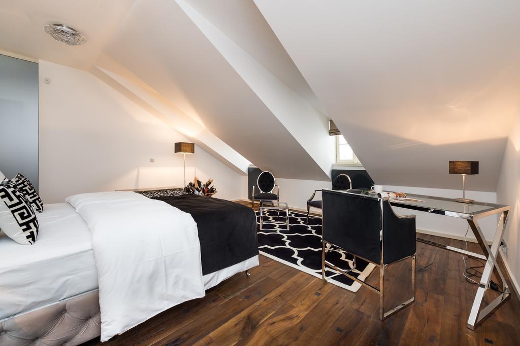 Empirent Prague Castle Apartments ภายนอก รูปภาพ