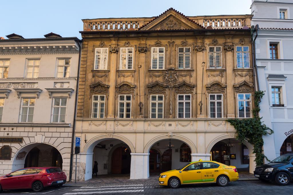 Empirent Prague Castle Apartments ภายนอก รูปภาพ